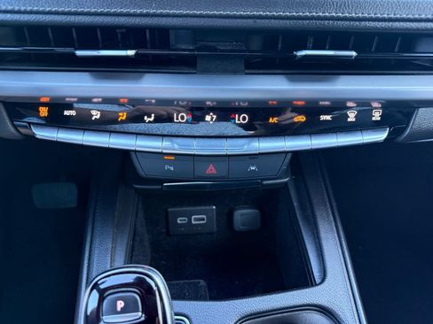 Certified 2025 Cadillac XT4 Premium Luxury FWD image 24