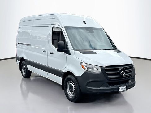Used 2023 Mercedes-Benz Sprinter 144 Cargo image 3