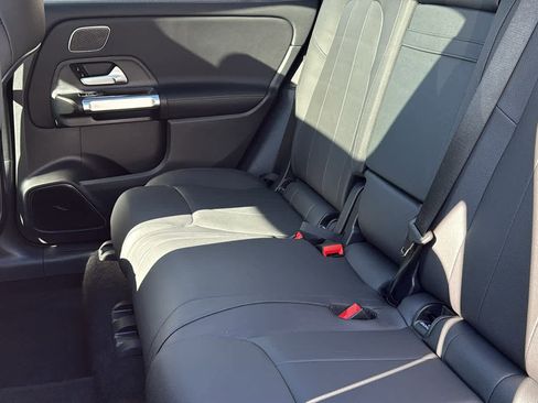 Certified 2025 Mercedes-Benz GLB 250 4MATIC image 43