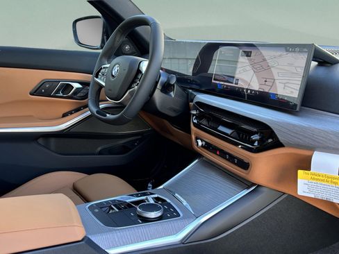 Used 2026 BMW 330i Sedan w/ Premium Package image 27