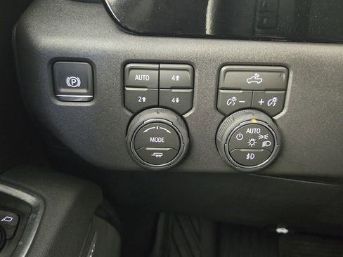 New 2026 Chevrolet Silverado 1500 LT Trail Boss w/ Convenience Package II image 22