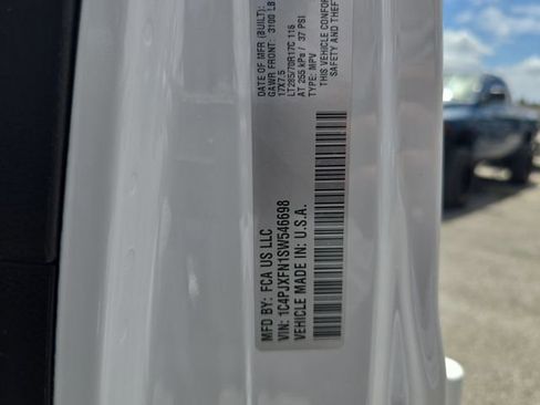 Certified 2025 Jeep Wrangler Unlimited Rubicon image 30