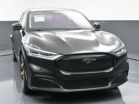 Used 2022 Ford Mustang Mach-E Premium image 4