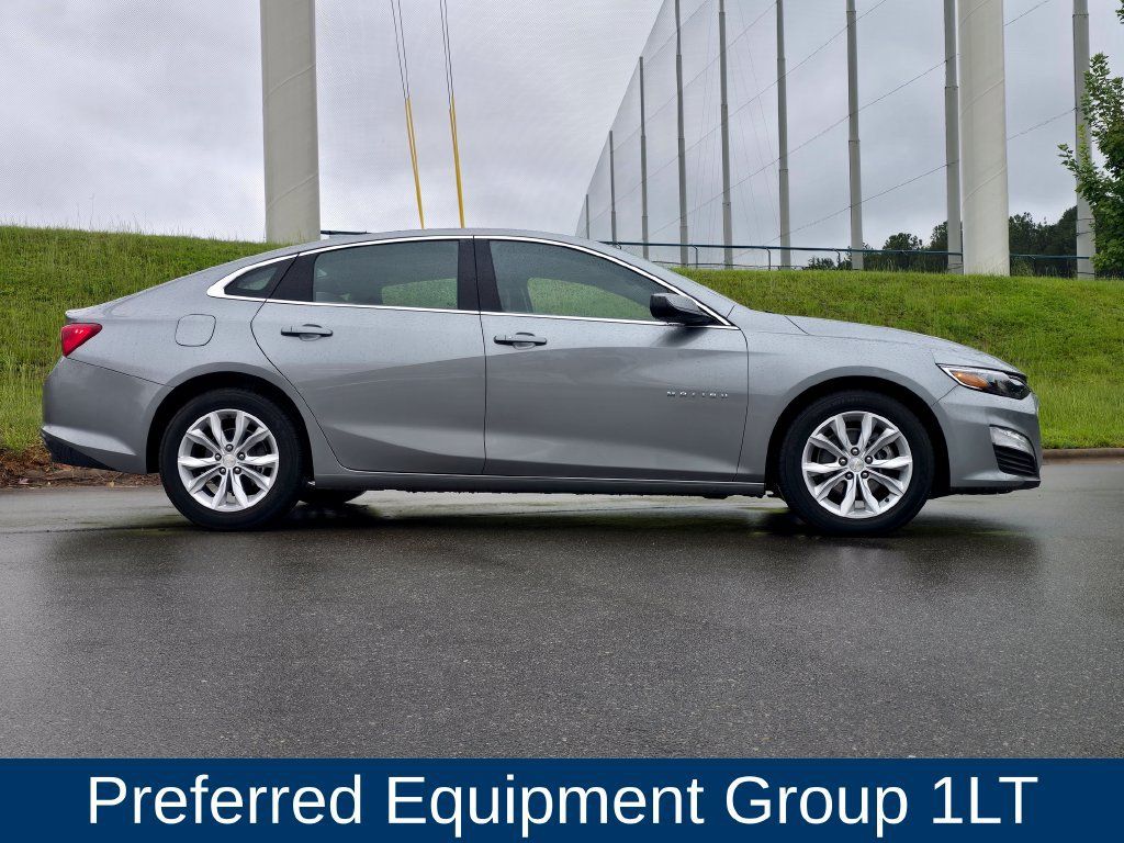Used 2023 Chevrolet Malibu LT FWD image 2