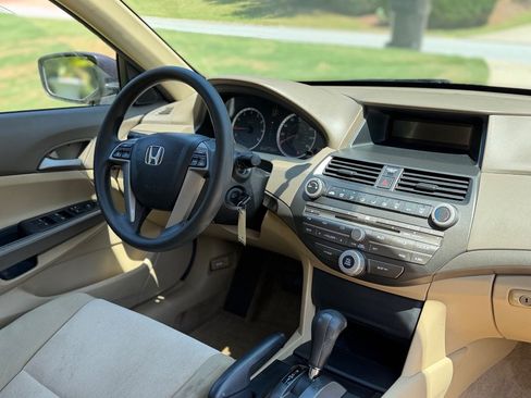 Used 2010 Honda Accord LX-P image 12