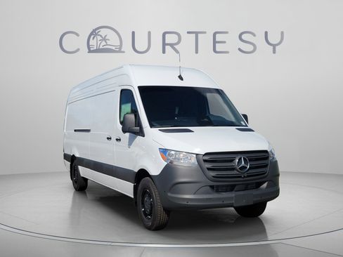 Used 2026 Mercedes-Benz Sprinter 2500 image 5