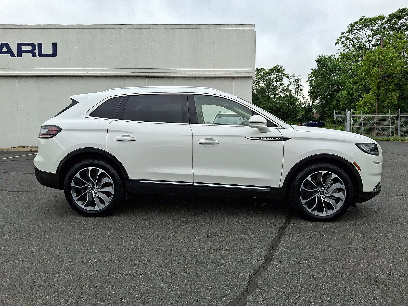 Certified 2023 Lincoln Nautilus Reserve AWD/4WD image 7