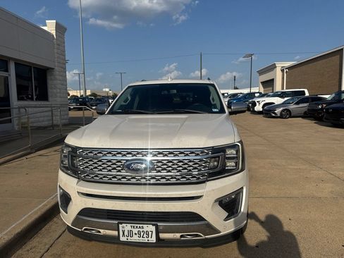 Used 2018 Ford Expedition Max Platinum AWD/4WD image 2