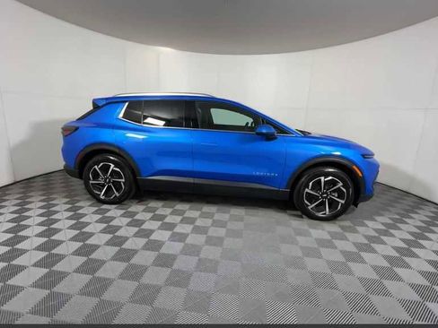 New 2026 Chevrolet Equinox EV LT image 17