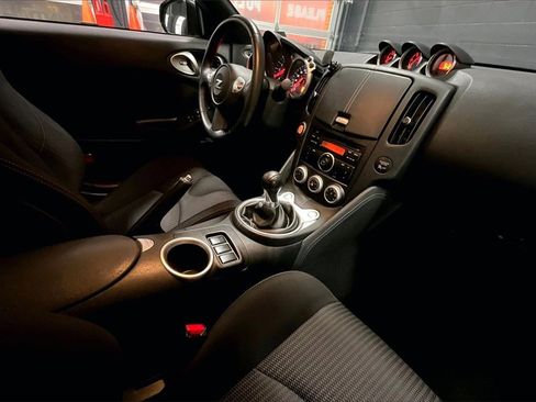 Used 2013 Nissan 370Z Coupe image 19