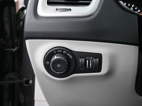 Used 2021 Jeep Compass Latitude w/ Convenience Group FWD image 37