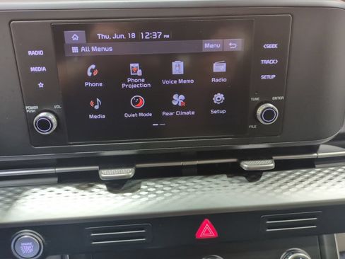 Used 2024 Kia Carnival LX FWD image 24