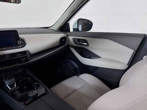 Certified 2025 Nissan Rogue SV AWD/4WD image 19