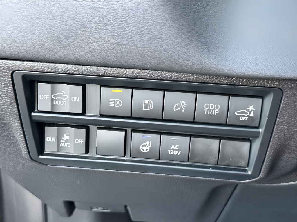 Used 2024 Toyota Tundra Platinum AWD/4WD image 22