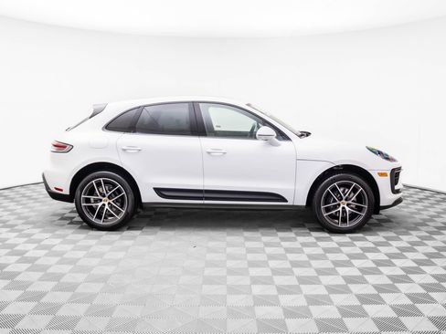 Certified 2026 Porsche Macan image 7