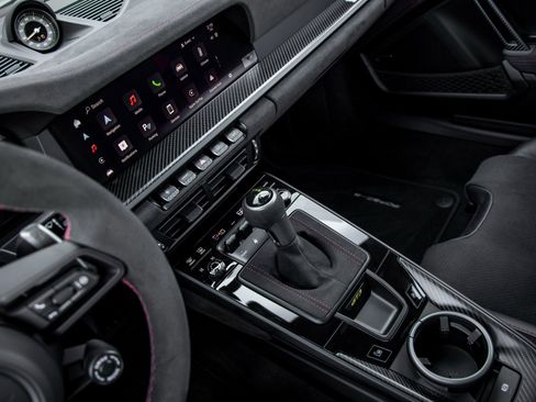 Certified 2025 Porsche 911 GT3 image 34