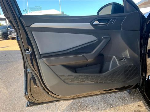 New 2026 Volkswagen Jetta SE FWD image 10