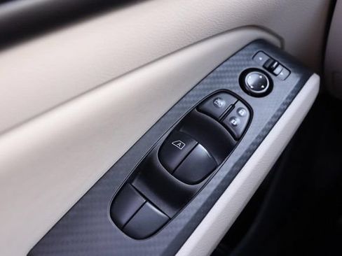 Used 2025 Nissan Altima 2.5 SV FWD image 25