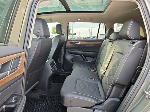 New 2026 Volkswagen Atlas SE image 10