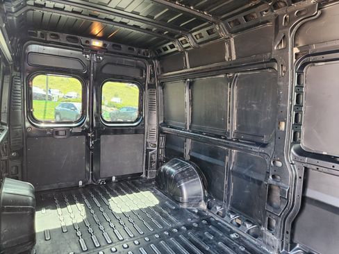 Used 2025 RAM ProMaster 2500 FWD image 23