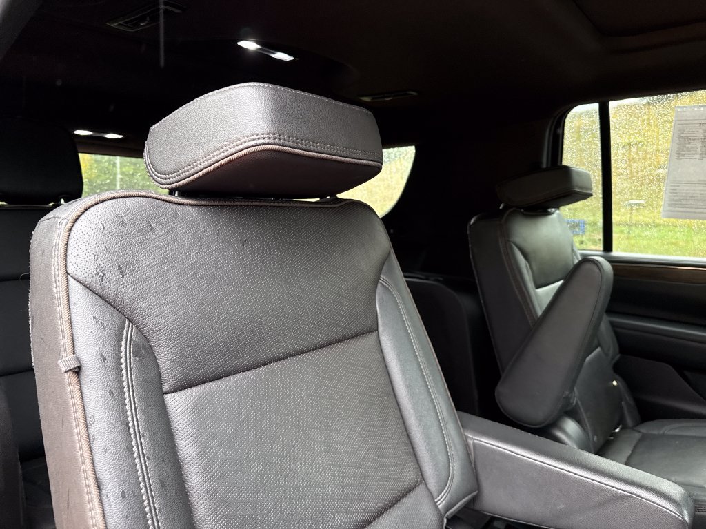 Used 2021 Chevrolet Suburban High Country w/ Premium Package 2 AWD/4WD image 23