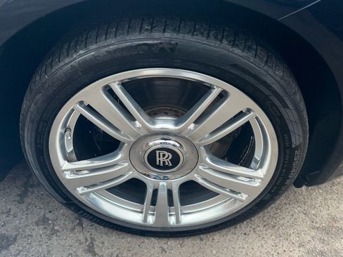 Used 2015 Rolls-Royce Wraith image 36