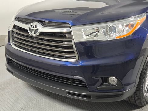 Used 2014 Toyota Highlander XLE FWD image 8