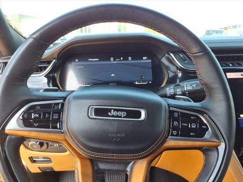 Used 2023 Jeep Grand Cherokee L Summit AWD/4WD image 19