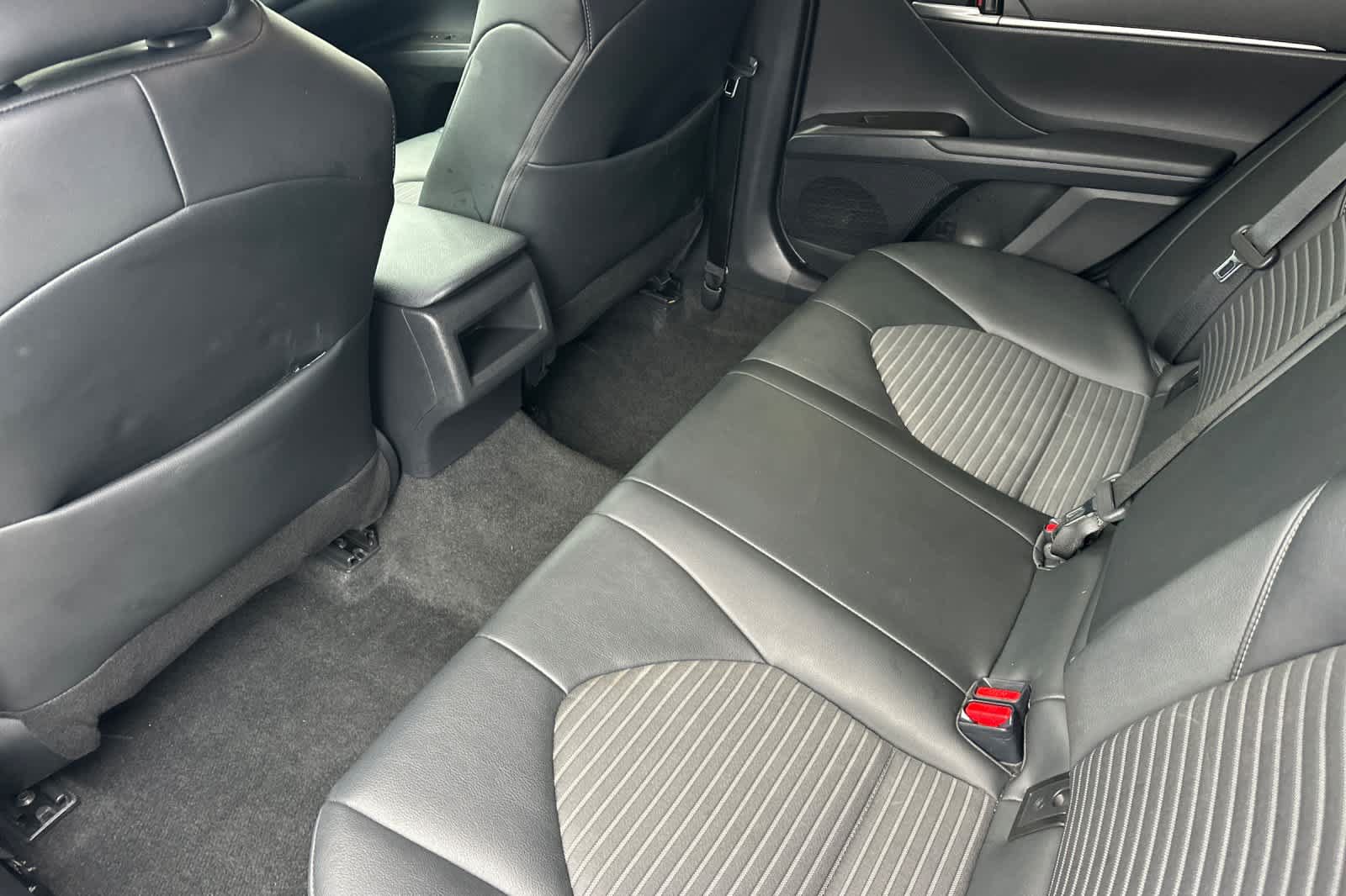 Used 2023 Toyota Camry SE FWD image 12