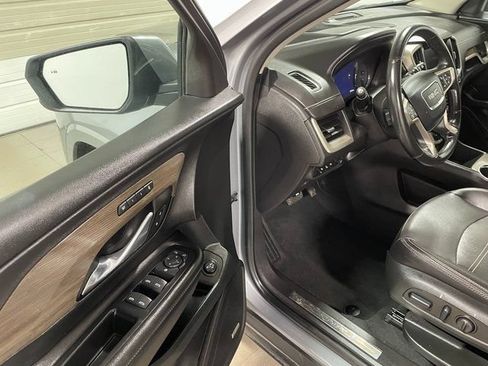 Used 2023 GMC Terrain Denali w/ Denali Premium Package AWD/4WD image 13