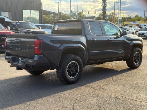 Used 2025 Toyota Tacoma SR5 AWD/4WD image 3