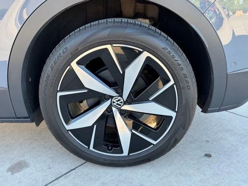 Used 2023 Volkswagen ID.4 Pro S image 6