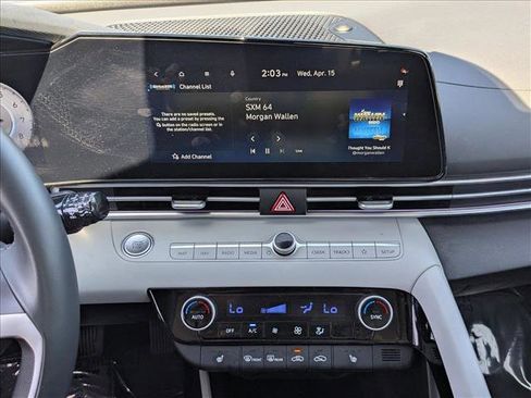 Used 2025 Hyundai Elantra Limited FWD image 15