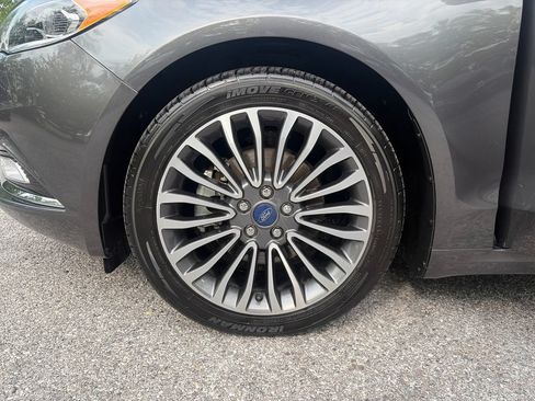 Used 2017 Ford Fusion SE w/ Fusion SE Technology Package FWD image 45