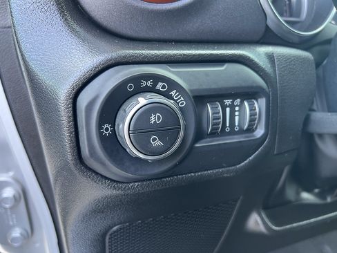 Used 2022 Jeep Gladiator Mojave AWD/4WD image 15
