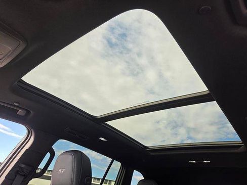 Certified 2025 Buick Enclave Sport Touring w/ Power Package image 19