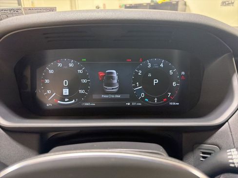 Used 2025 Land Rover Discovery S AWD/4WD image 15