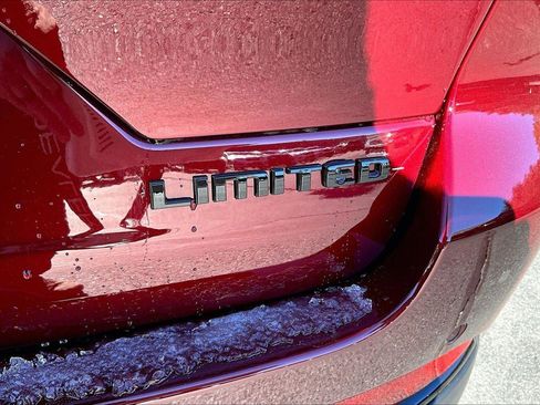 New 2025 Jeep Grand Cherokee Limited image 12