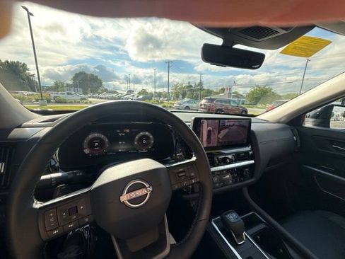 Used 2026 Nissan Pathfinder SL AWD/4WD image 27