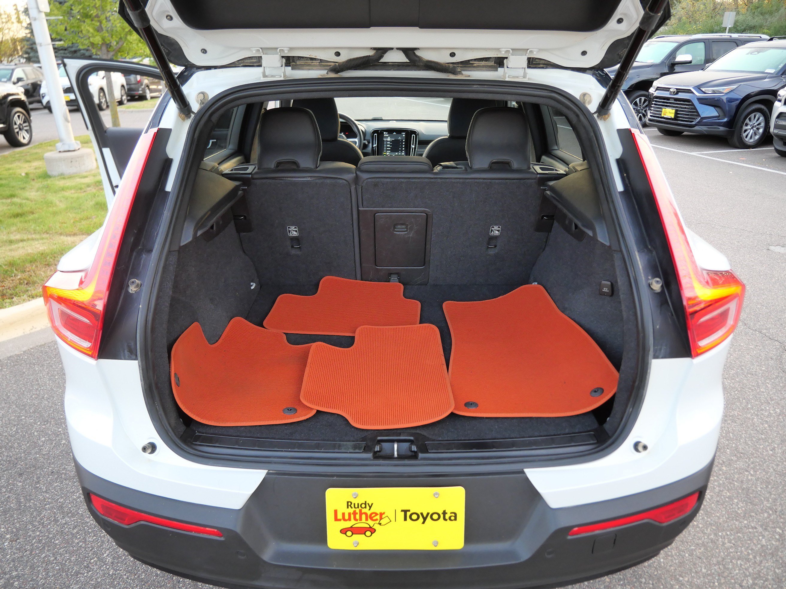 Used 2021 Volvo XC40 P8 Recharge AWD/4WD image 18