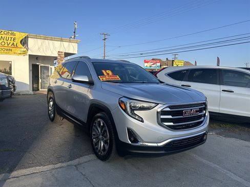 Used 2019 GMC Terrain SLT image 3