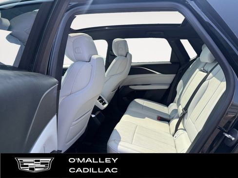 Used 2024 Cadillac Lyriq Luxury w/ LPO, Floor Liner Package AWD/4WD image 11