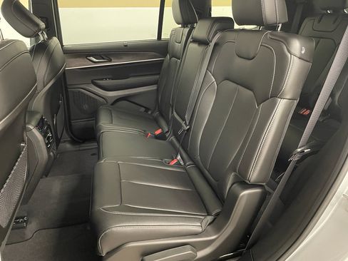 New 2025 Jeep Grand Cherokee L Limited w/ Luxury Tech Group II image 11