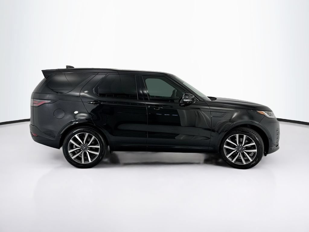 Used 2024 Land Rover Discovery Dynamic SE AWD/4WD image 4