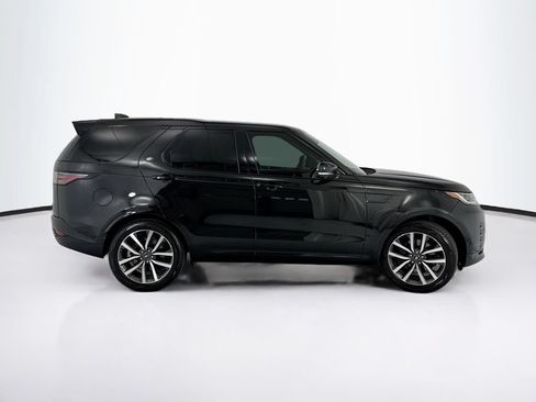 Used 2024 Land Rover Discovery Dynamic SE AWD/4WD image 4