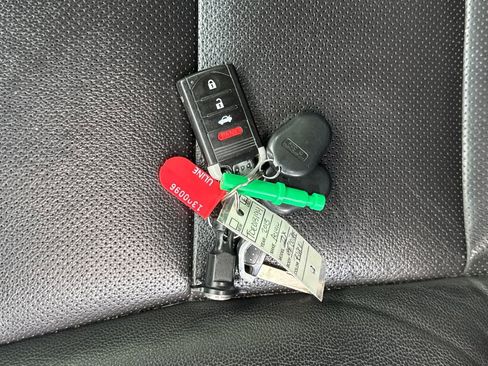 Used 2013 Acura ILX w/ Technology Package image 35