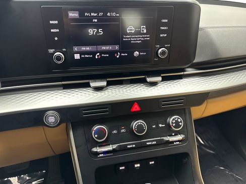 Used 2024 Kia Carnival LX FWD image 61