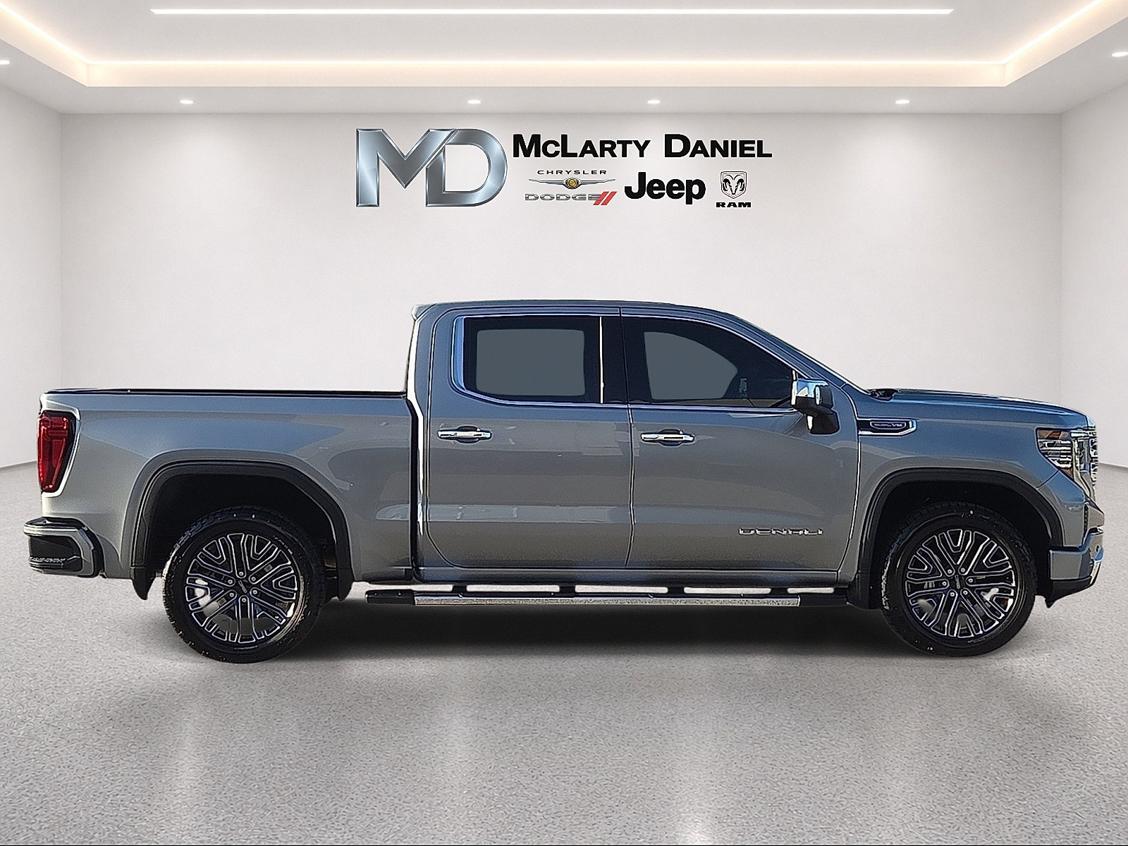 Used 2026 GMC Sierra 1500 Denali w/ Technology Package AWD/4WD image 6