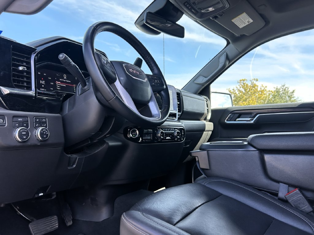 Used 2025 GMC Sierra 1500 SLT AWD/4WD image 25