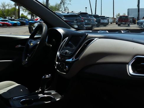 Used 2020 Chevrolet Equinox LS FWD image 31